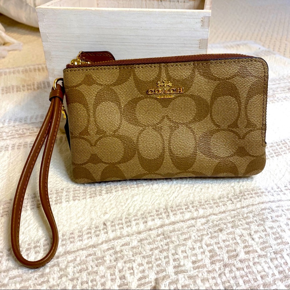 Cute Coach wristlet